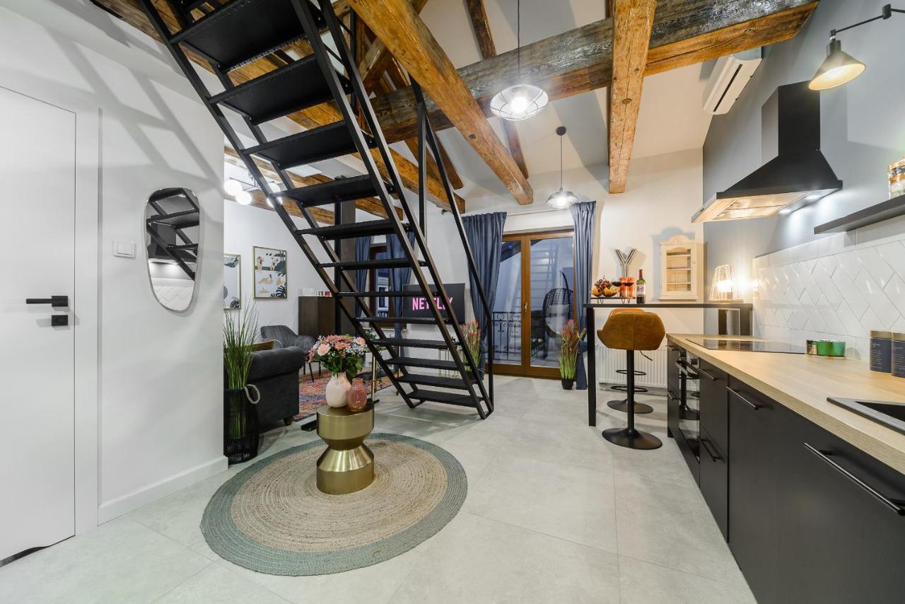 Lumina 2-Level Apartment With Balcony Lodz  Luaran gambar